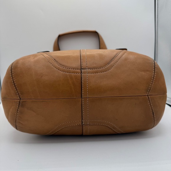 Vtg Y2K Coach Soho Glove-Tanned Soft Leather Tote 9544 Buckle Shoulder Tote Bag - Picture 5 of 13